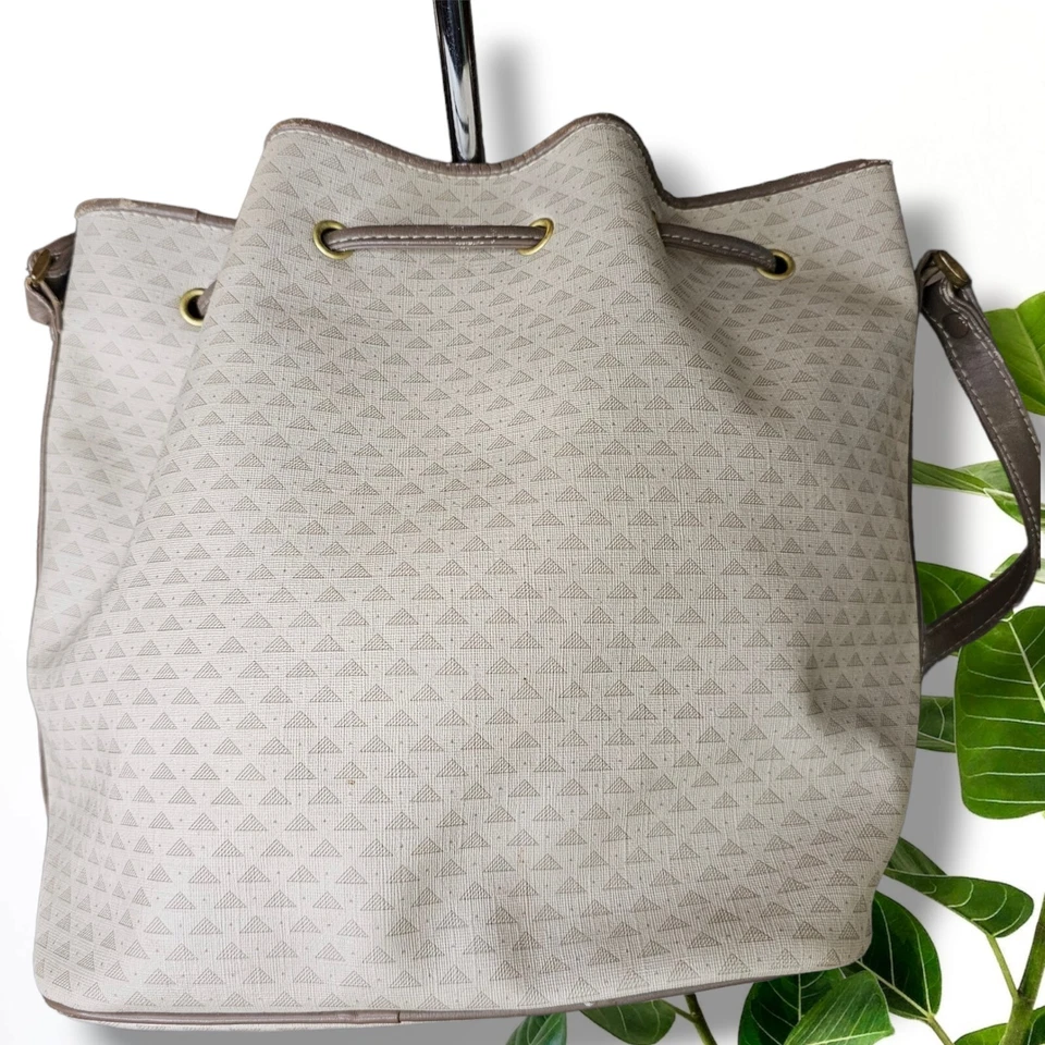 Bolso de hombro Liz Claiborne 1984 de colección con cordón de 10" logotipo triángulo topo Foto 3 de 4