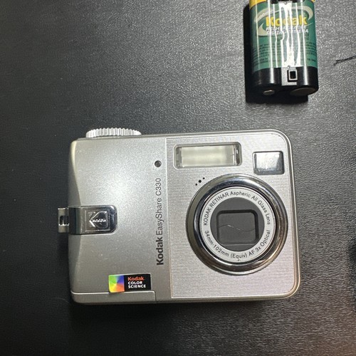 Kodak Easyshare c330 Digital Camera 4.0MP 3x Optical Zoom plus Carrying Case  - Picture 2 of 10