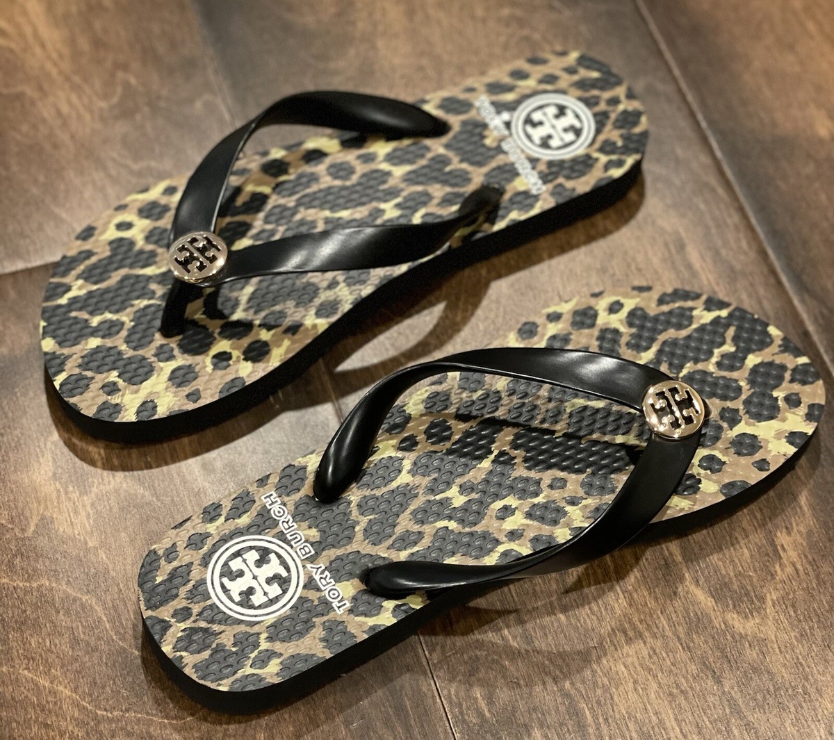 Tory Burch ブラック フリップフロップ サンダル Rare Tory Burch Sale: Last Chance to Score Chic Finds Under $100