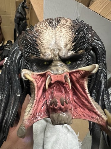 Prime 1 Studio Fugative Predator Statue Head 1/4 scale