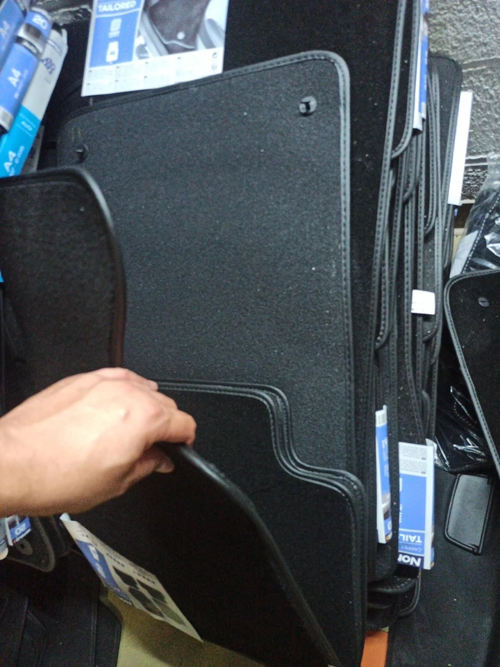 4 tapis de sol  pour BMW série 3 E46 1998 à 2005 Qualité Norauto - Photo 2/3