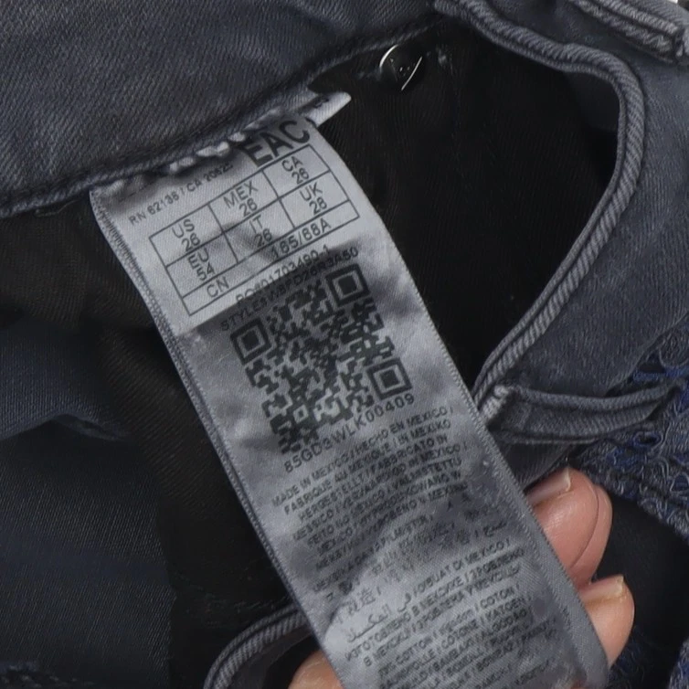 GUESS Women's Black Lace Hot Pants, Size 10, Casual Chic - Image 4 of 4