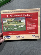 IHC 2 HO Gliders / 4 Airplanes  # 2086