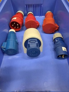 CEE Geräte 1x Mennekes Stecker Kupplung Steckdose Adapter IP44 IP54 Konvolut