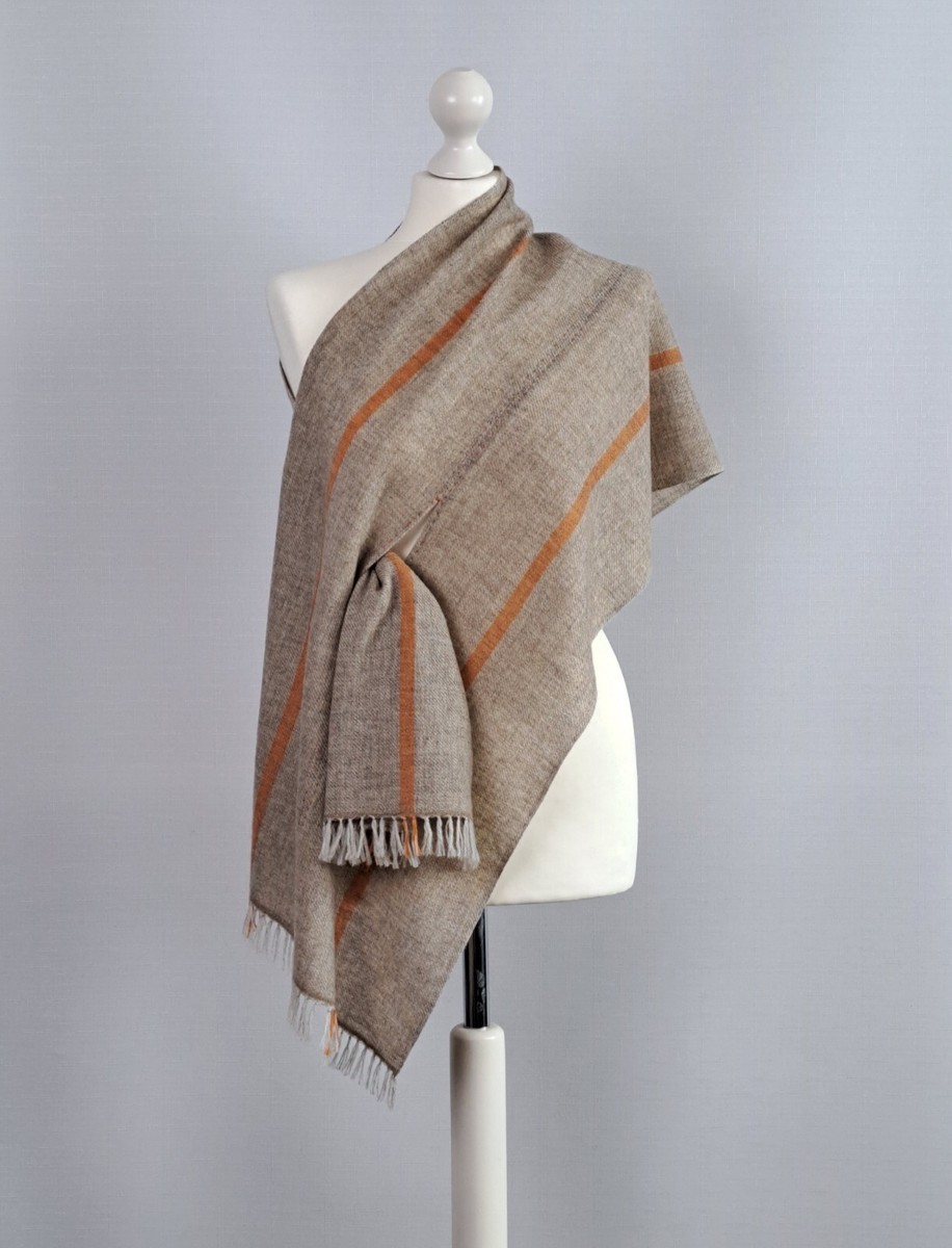 PURESt 'The Finest Cashmere' exclusive cashmere scarf. View 3