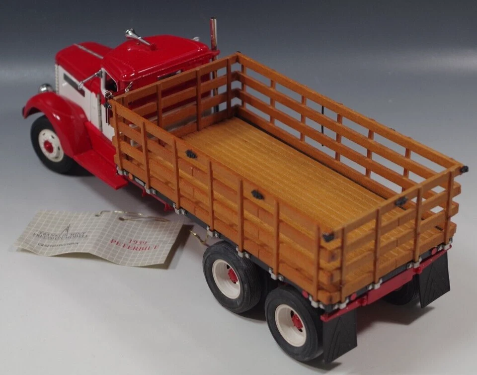 FRANKLIN MINT 1939 PETERBILT STAKE TRUCK RED AND WHITE 1:32 SCALE DIE CAST MIB - Image 4 of 4