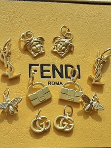 FENDACE FENDI VERSACE ピアス スモール フェンダーチェ FENDI VERSACE コラボ ピアス 片耳 GP/ライン