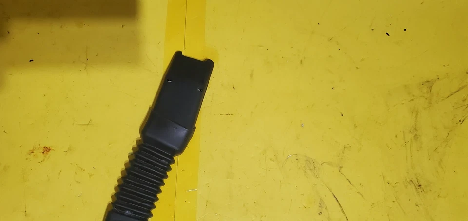 2010-2013 SUZUKI KIZASHI Front Passenger Seat Belt buckle 10 11 12 13 - Image 2 of 4