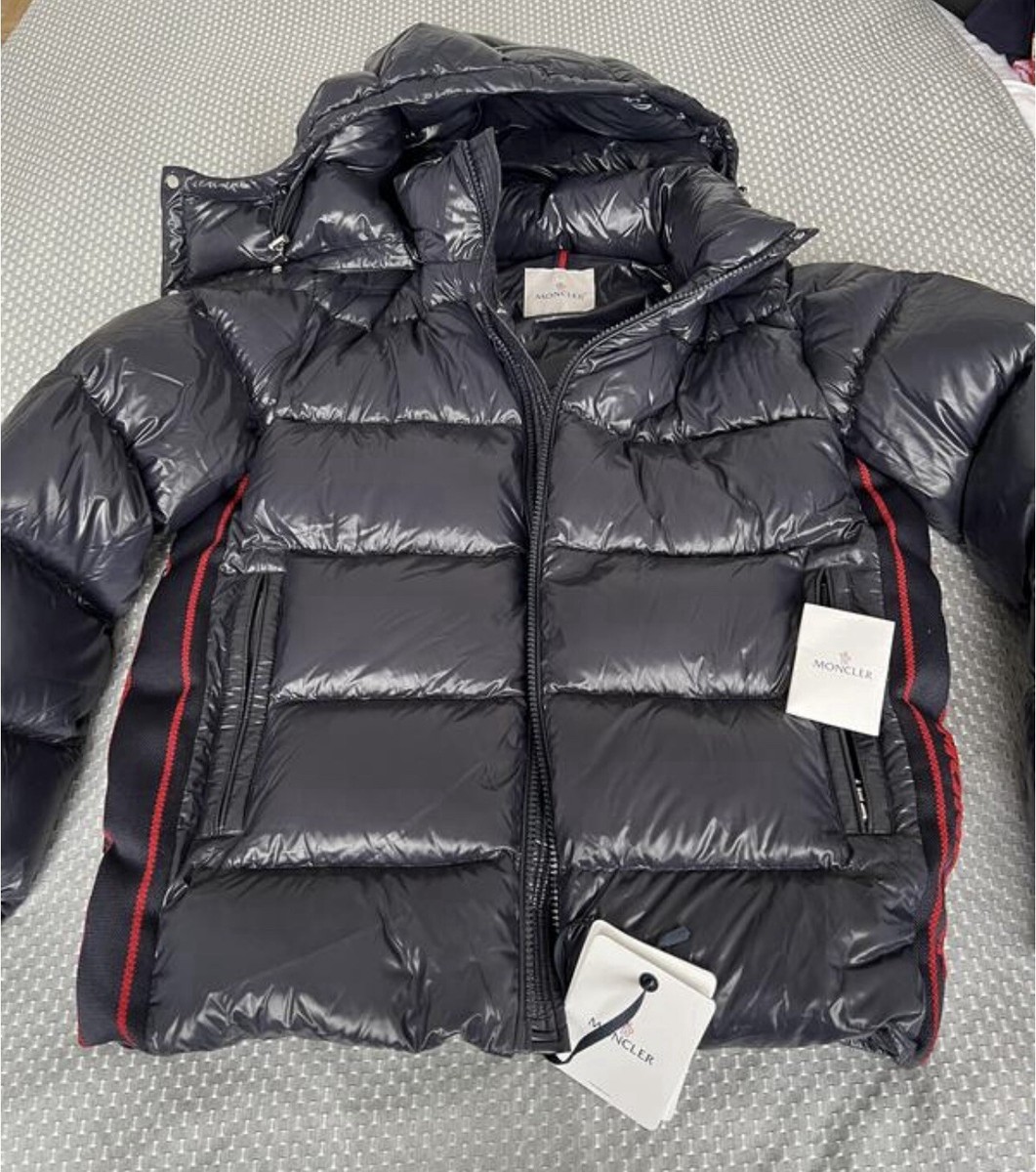 MONCLER Lunetiere down Jacket in Navy Blue. AUTHENTIC. NEW MONCLER Lunetiere down Jacket in Navy Blue. AUTHENTIC. NEW