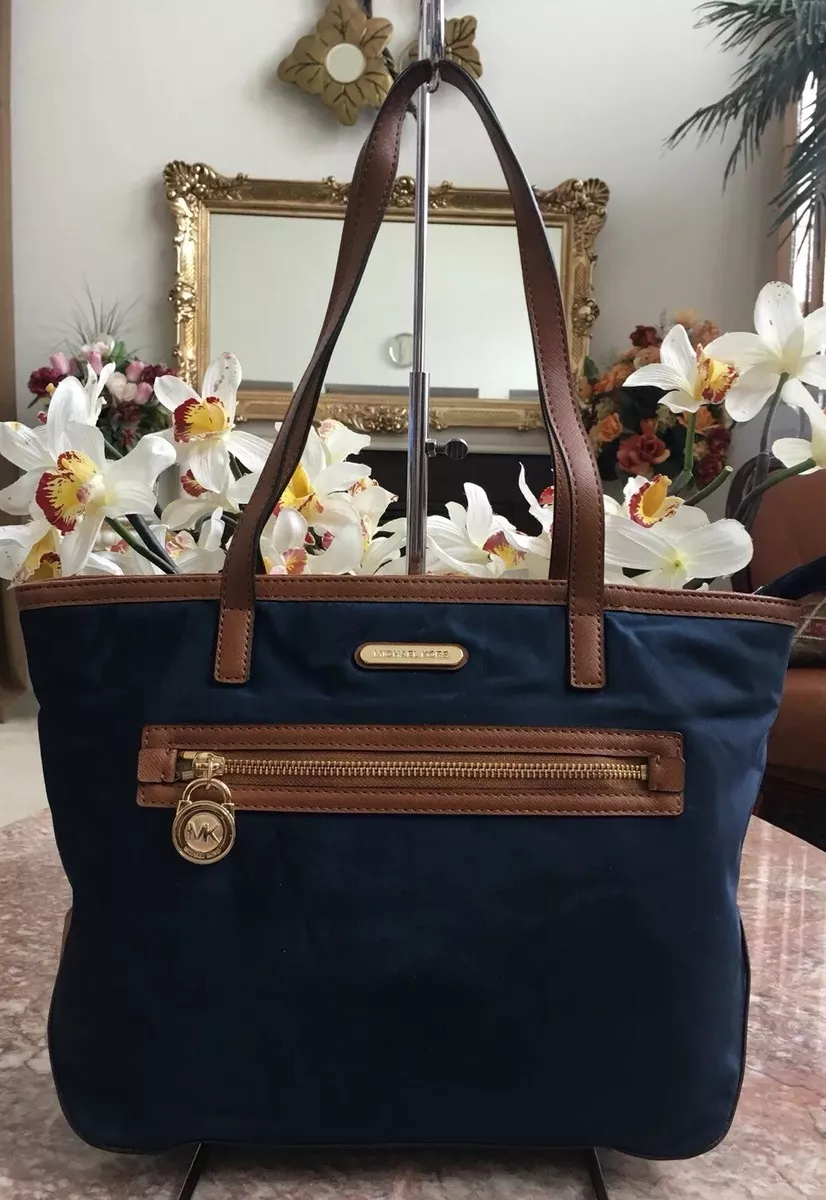 Navy blue 2024 michael kors tote
