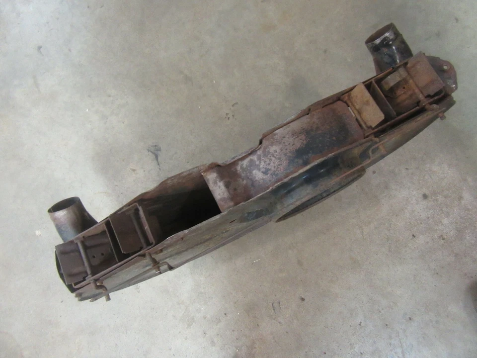 1967 Volkswagen Karmann Ghia motor motor ventilação ar carcaça duto peças  - Imagem 2 de 3