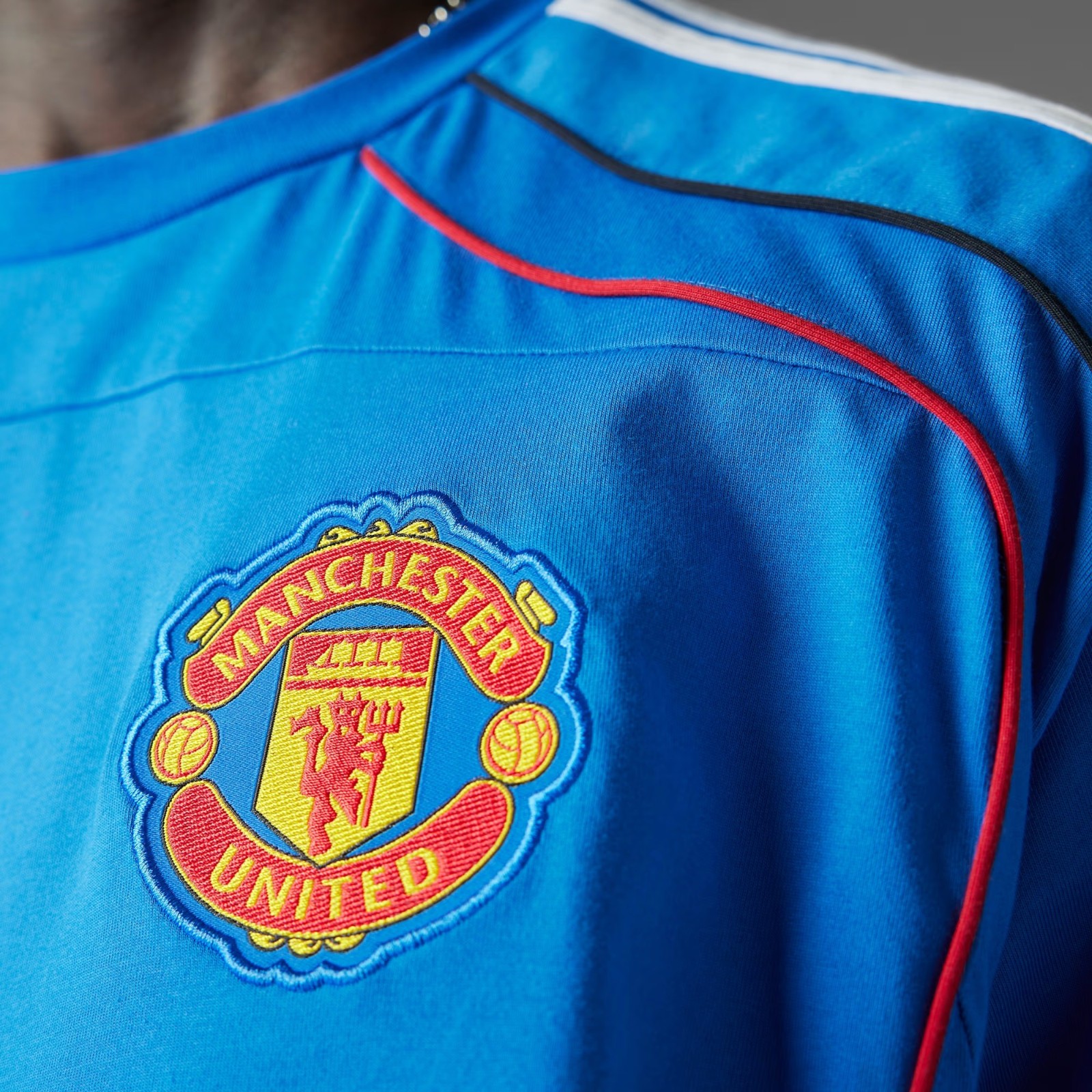 adidas Manchester United T-Shirt UBP Urban Purist Medium BNWT Man Utd Blue Red image 9