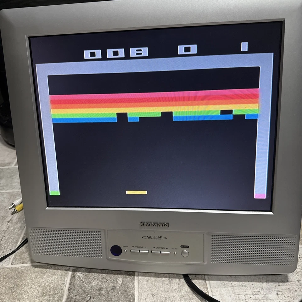 Sylvania 15" LCD Color Gaming TV 6615LE W/STAND - TESTED WORKS GREAT!!! - Image 3 of 4