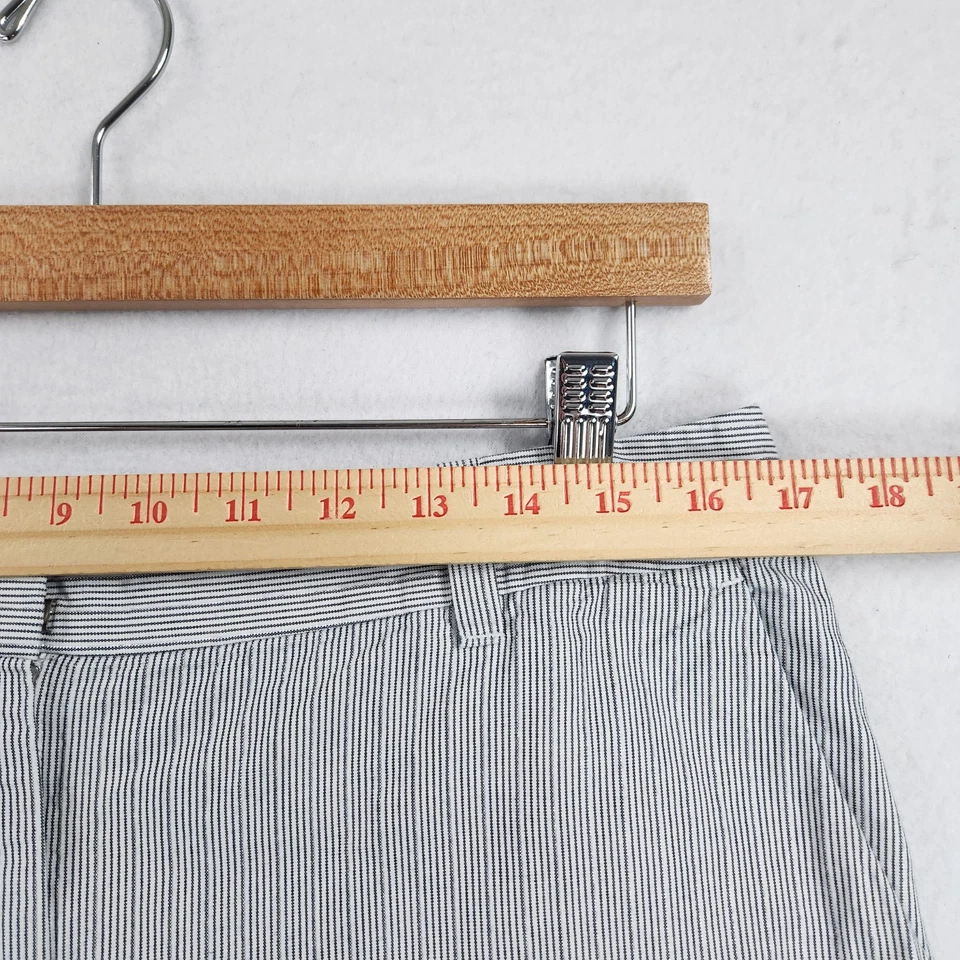 Pantalones Cortos Ann Taylor Mujer 10 Gris Plateado Rayas Frente Plano Curvilíneo Bermudas Tiro Medio Foto 4 de 4