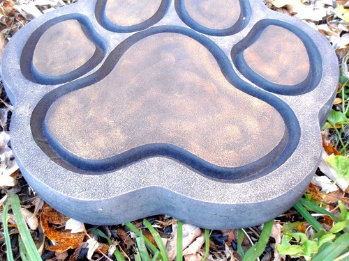 Dog paw print stepping stone mold 14" x 14" x 1.5" 1/8th" abs plastic mould - Picture 2 of 4