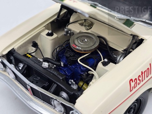 Classic Carlectables 1968 Ford XT Falcon GT Bathurst #8D White 1:18 - USED - Picture 7 of 16