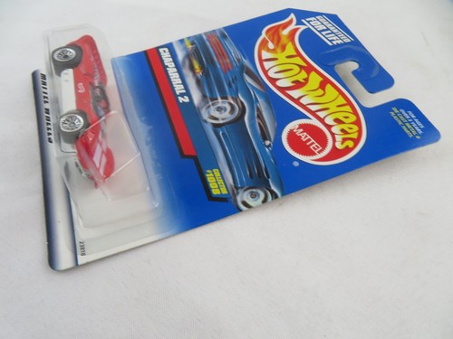 Hot Wheels CHAPARRAL 2 1998 #1008 Blackwalls - Picture 2 of 4