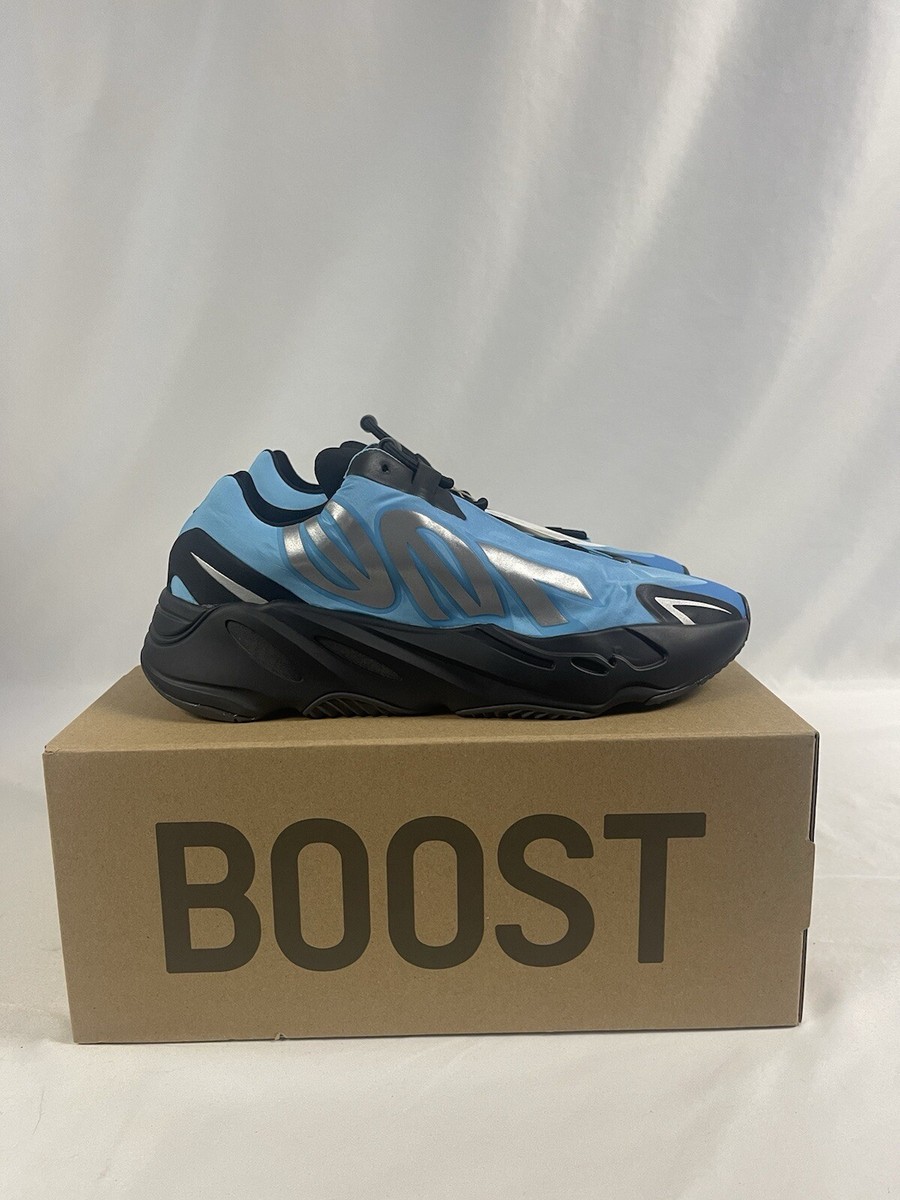 black and blue yeezy 700