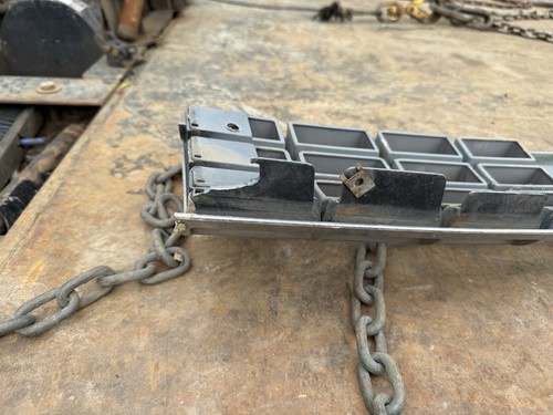 91 92 93 Oldsmobile 98 Regency Grille Grill 25534700 - Picture 3 of 3