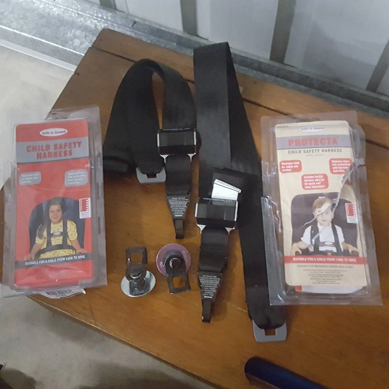 2 X Safe And Sound Baby 47 Child Car Seat