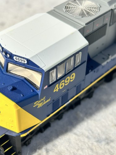 Nice Athearn Genesis CSX Spirit Of Miami SD-70M DCC Ready HO - Foto 7 di 17