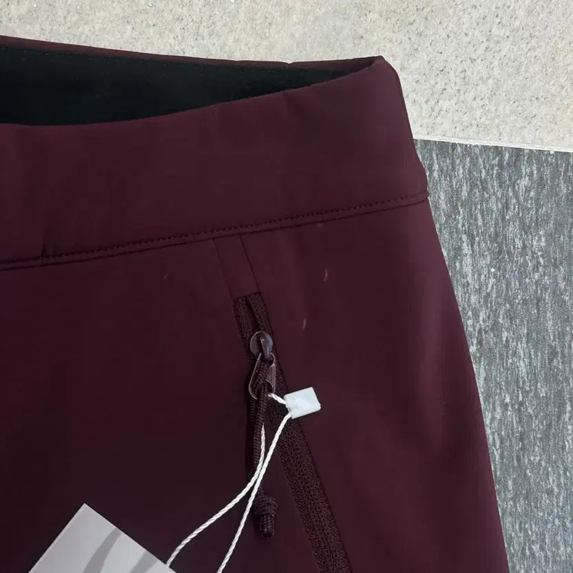 Arc'teryx Gamma MX Pants, Burgundy, Size 36-94cm Waist thumbnail 4