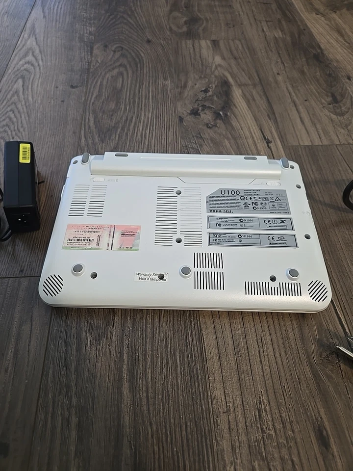 MSI Wind U100 Laptop Intel Atom 1GB RAM Windows XP Works Needs New Battery - Image 3 of 4