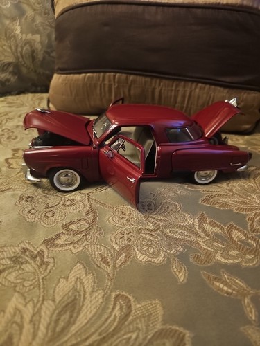 Highway '61 1951 Commander 1:18 Diecast Car Model Studebaker NICE COLOR BURGANDY - Picture 2 of 24