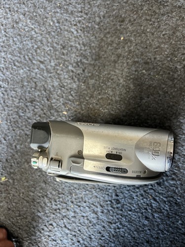Sony Handycam DCR-DVD105 Camcorder, No Battery, Tested - Picture 6 of 6