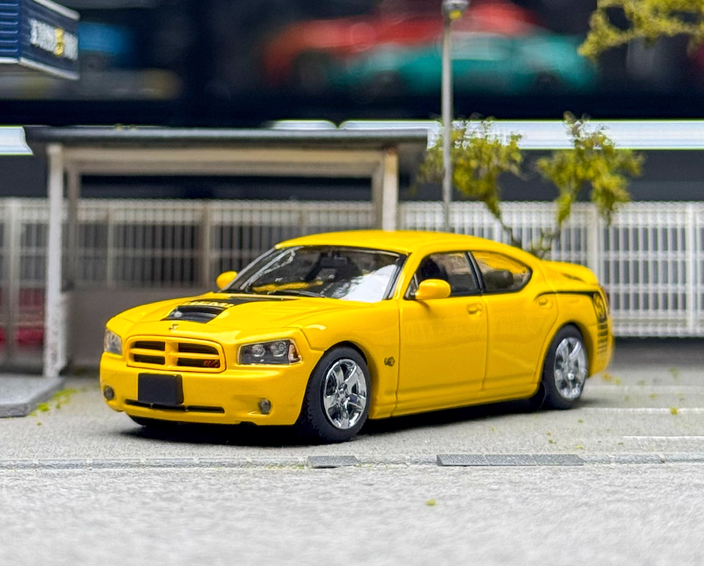 Rollin 1:64 2008 Yellow Charger RT Muscle Sports Model Diecast Metal Car