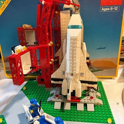 Vintage 1990 LEGO Legoland Town System Space Shuttle Set 1682 with manual As Is