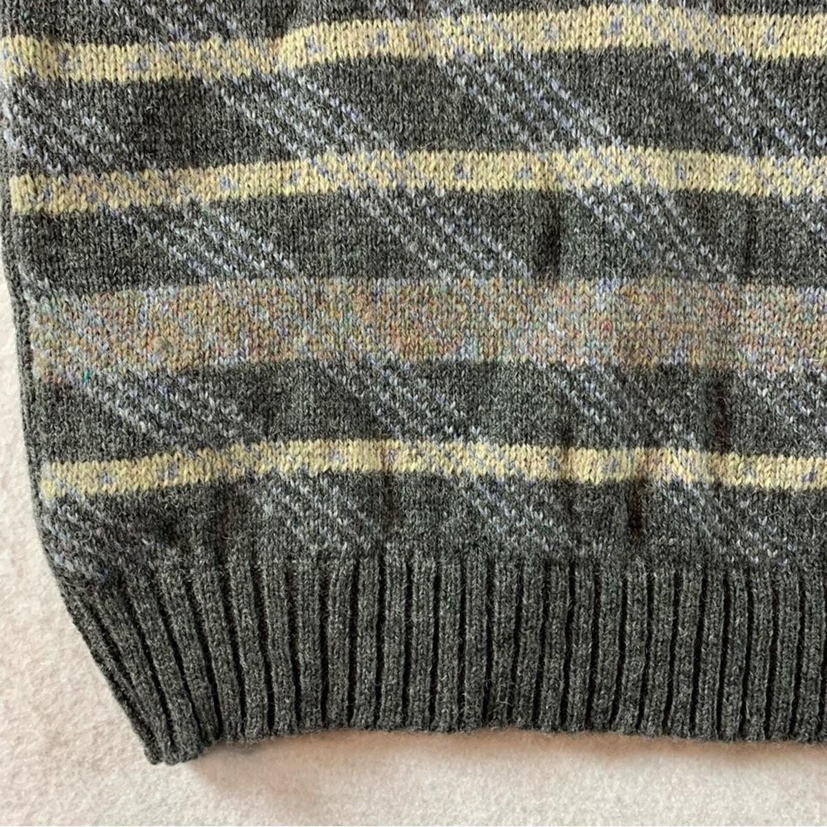 Vintage McGregor Mens Sweater Vest Sz L Gray Jacquard Ribbed Vintage McGregor Mens Sweater Vest Sz L Gray Jacquard Ribbed
