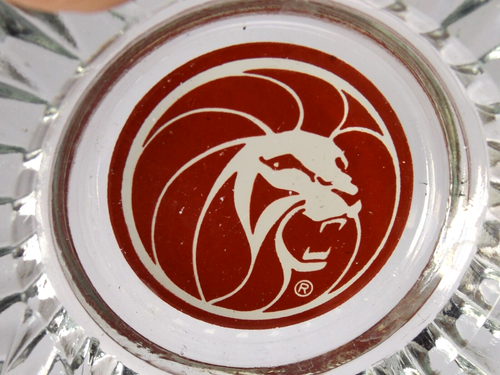 MGM GRAND HOTEL AND CASINO GLASS ASHTRAY * 4 1/2 " * VINTAGE * LION HEAD LOGO * - Picture 4 of 4
