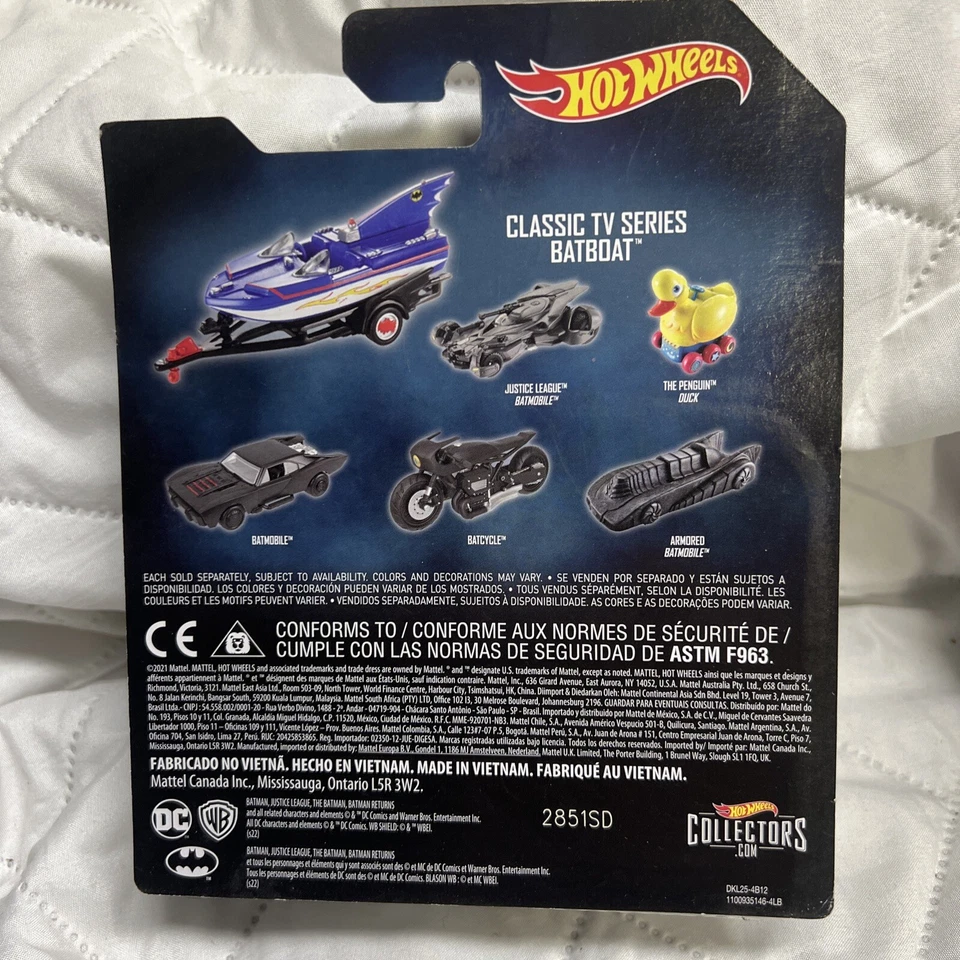 2021 Hot Wheels 1/50 Classic TV Series Batboat with Trailer Diecast Vehicle - Image 2 of 4