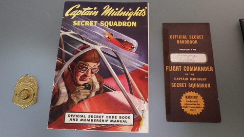 Vtg 1941 Captain Midnight SECRET SQUADRON Decoder Badge & Official Code Book Set - Picture 6 of 14