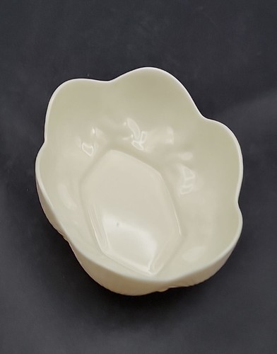 Belleek Ireland Shell And Coral Pattern Oval Bowl Scalloped Edge Bone China Dish - Picture 5 of 13