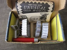 NORDIC WARE DOUBLE ROSETTE & THIMBLE IRON  Original Box w Directions Red Handle