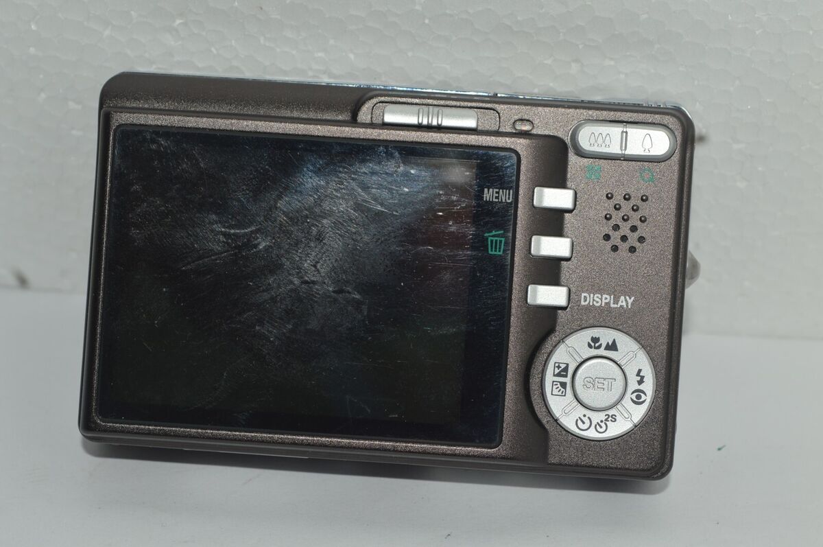 SANYO VPC-T700 Digital Camera 7 MP Brown For Parts Repair SANYO VPC-T700 Digital Camera 7 MP Brown For Parts Repair