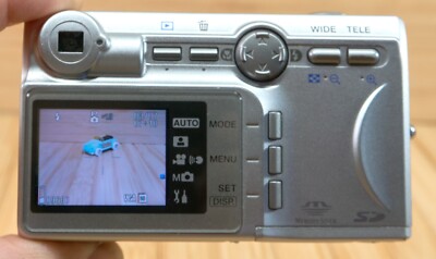 Konica Minolta Dimage G530 5 MP Digital Camera with 3x
