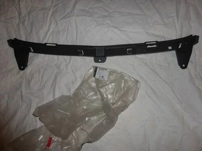 Original Halter Stoßstange hinten mitte für Opel Corsa D 13179908 - Bild 1 von 2