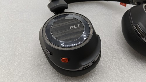 Plantronics Voyager B8200 UC Stereo Bluetooth Headset Noise Canceling + Dongle - 第 8/12 張圖片
