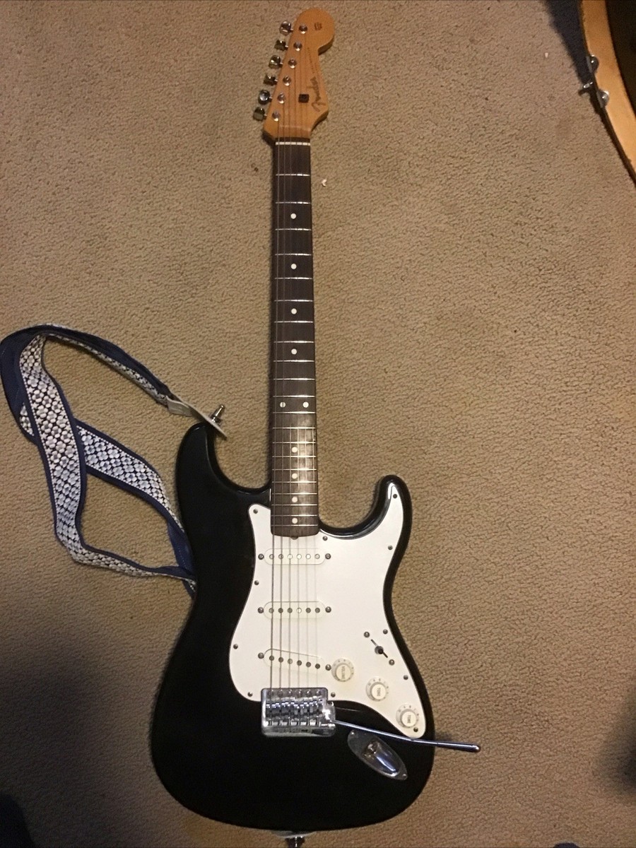 Fender Stratocaster ブラック Fender 026-6441-506 Standard Strat, HSS, LRL, Black – Easy