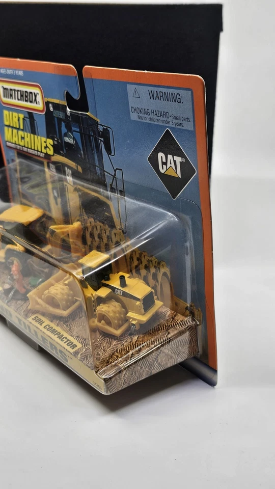 Matchbox 1998 Dirt Machines Ground Tillers Backhoe Soil Compactor CAT 34308 - Image 2 of 4