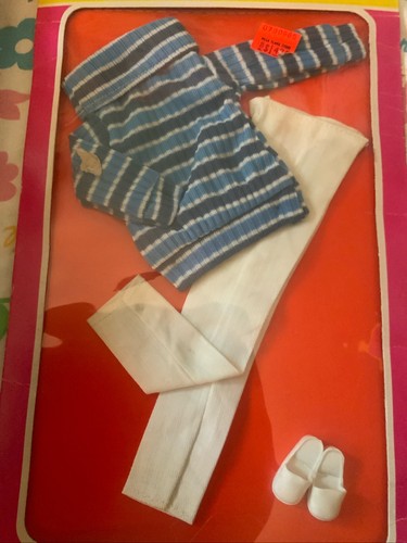 Vintage Pedigree Sindy bambola blu a righe top pantaloni bianchi 41130U vestito nuovo con scatola - Foto 2 di 5