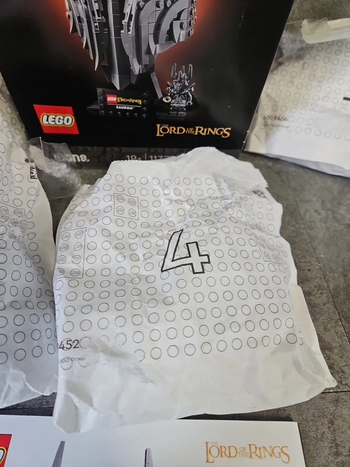 LEGO Icons 11373 The Lord of the Rings: Sauron's Helmet, photo 3 of 5