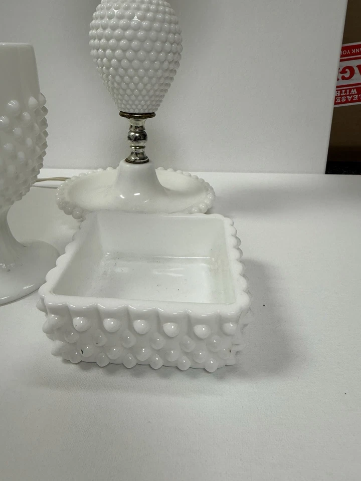 Juego de 3 jarrón de vidrio con leche Hobnail plato de baratija y lámpara eléctrica vintage Foto 3 de 4