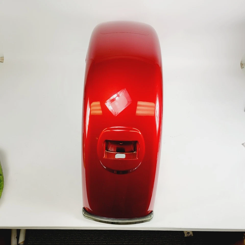 2021 Harley-Davidson CVO Tri Glide Sunset 橙色和日落黑色左后挡泥板 — 第 4/4 张图片