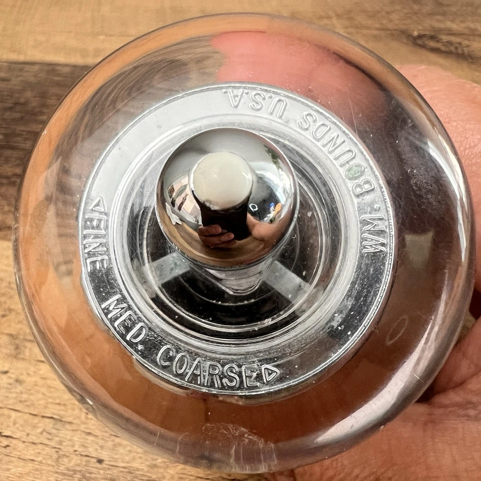 WM VINTAGE Original Madera Y Cromo. Molinillo de pimienta Bounds Foto 2 de 4