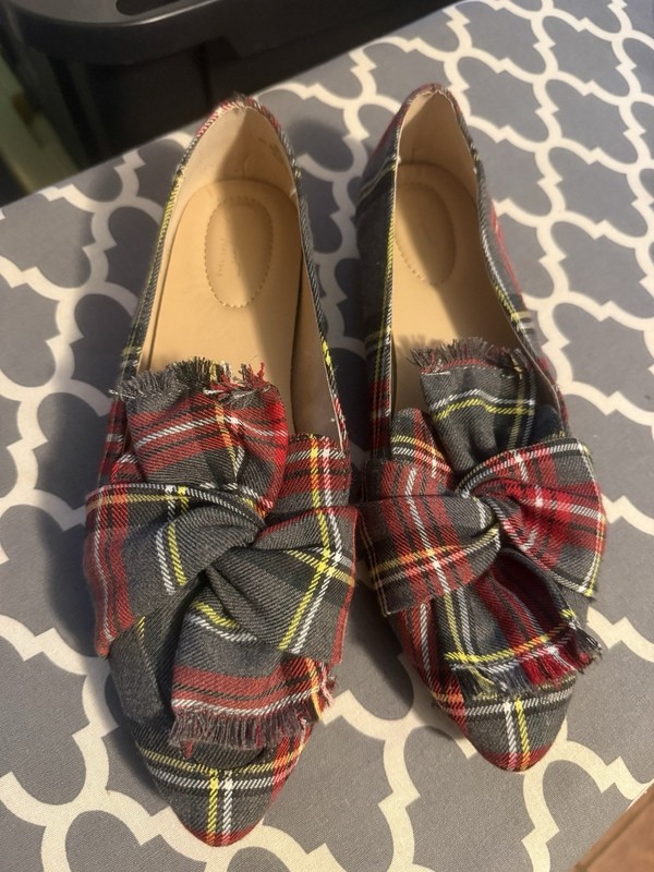 Universal Thread Plaid Pointed-Toe Bow Flats - Red/Grey Tartan - Women's Size 8