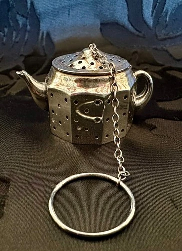 Vintage Amcraft Sterling Silver Tea Infuser Mini Teapot Shape Attleboro, MA